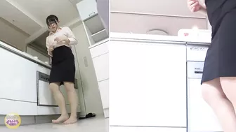 DLSL-230 01 Office ladies in errant peeing situations