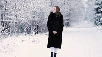 Bare Bottom In Snow