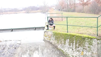 Canal Peeing