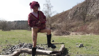Camushii - Pissing Scene