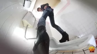 DLEE-151 02 Women caught leaking in pants in public toilet. VOL.2, JAV Collection, DesperVids