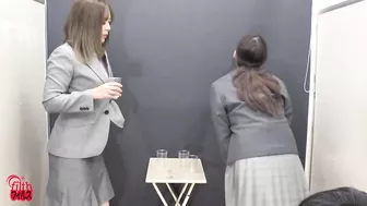 DLFF-497 01 Pee-holding duel between schoolgirl and office lady