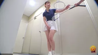 DLEE-582 02 On the verge of wetting: school girls in gym clothes peeing after reaching their holding limit, JAV Collection, DesperVids