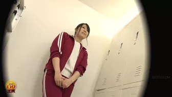 DLEE-582 05 On the verge of wetting: school girls in gym clothes peeing after reaching their holding limit, JAV Collection, DesperVids
