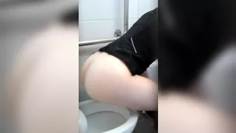 Filmer was able to wtch her pee from behind, Voyeur Collection, PissRIP