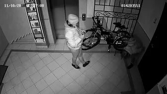 Pee in stairwell, Voyeur Collection, PissRIP